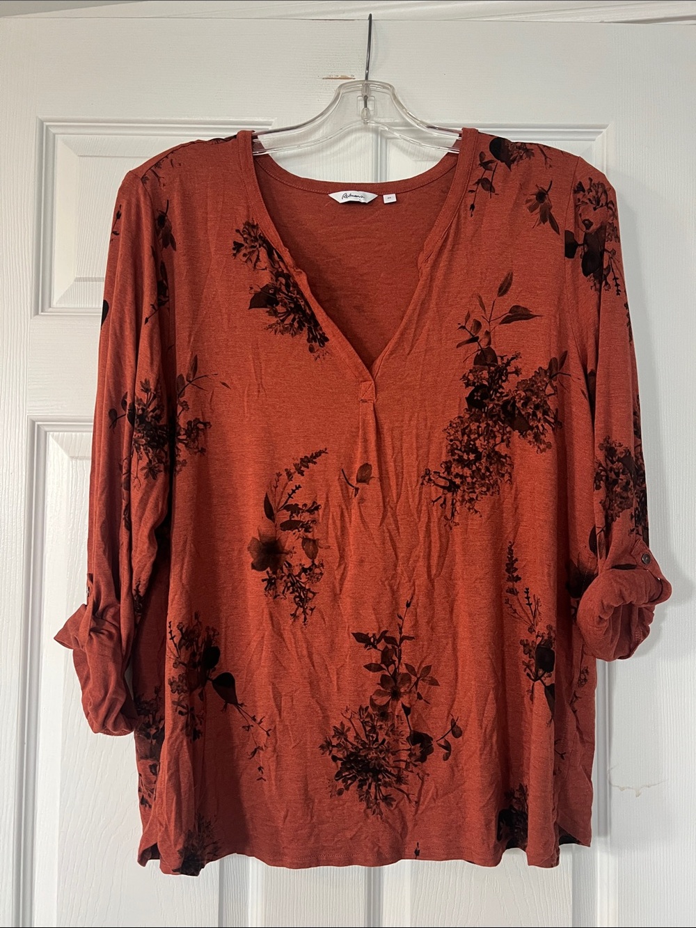 Reitmans Rust V-Neck Floral Roll-Sleeve Tunic